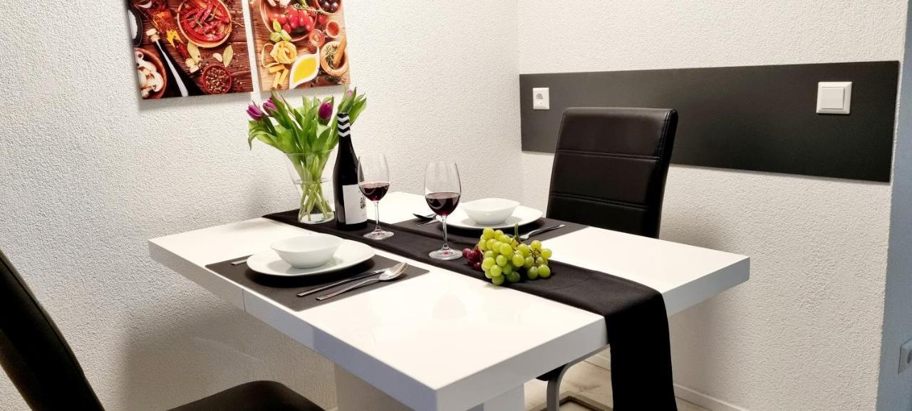 New Modern Selfcheckin Publicfreeparking Highspeed Wifi Kingsizebed * Baden-Baden