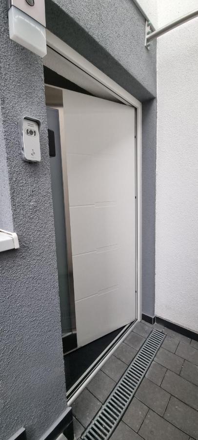 New Modern Selfcheckin Publicfreeparking Highspeed Wifi Kingsizebed * Baden-Baden