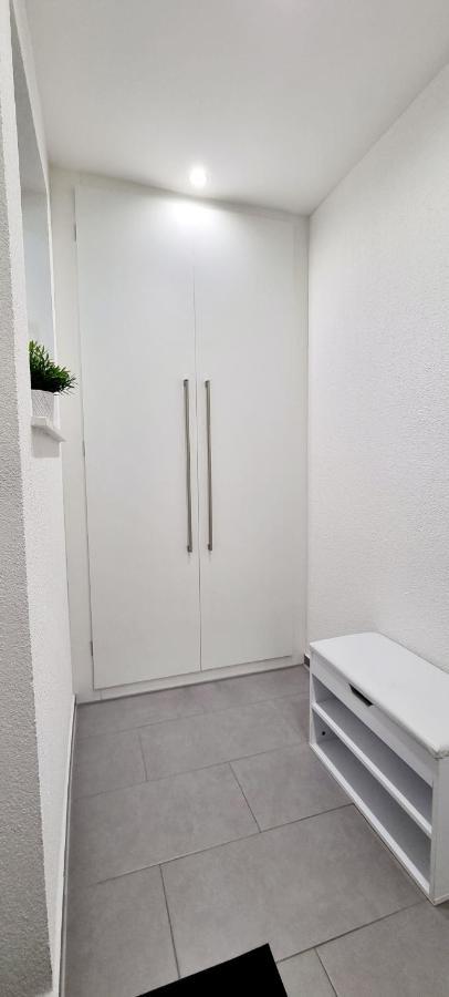 Apartment New Modern Selfcheckin Publicfreeparking Highspeed Wifi Kingsizebed *